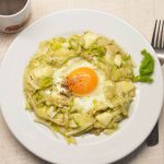Kepti kiaušiniai su pankoliu ir Bie sūriu