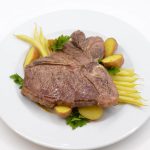 keptas-t-bone-kepsnys-su-pupelemis