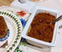 13. Saulėje džiovintų pomidorų pesto