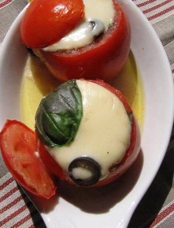 Pomidorai įdaryti Mocarela ir šonine - bulviukose.lt