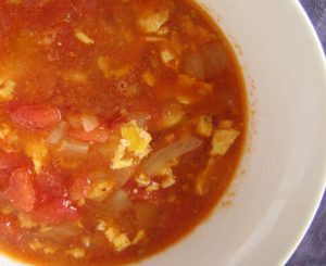 Kinietiška pomidorų sriuba - bulviukose.lt