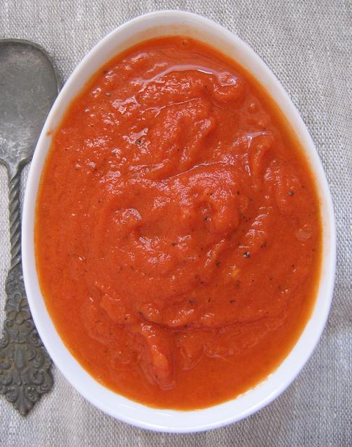 Aromatingas pomidorų padažas - bulviukose.lt