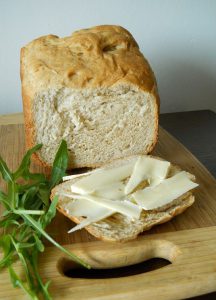 Medaus - garstyčių duona - bulviukose..lt