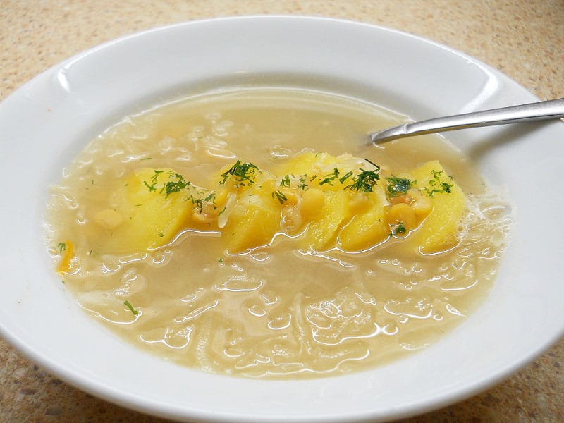 Kopūstų sriuba su silke - bulviukose.lt