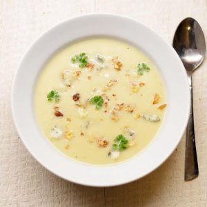 Trinta salierų sriuba su riešutais ir Gorgonzolos sūriu - bulviukose.lt