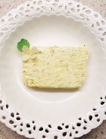 Semifreddo su migdolais ir karamele