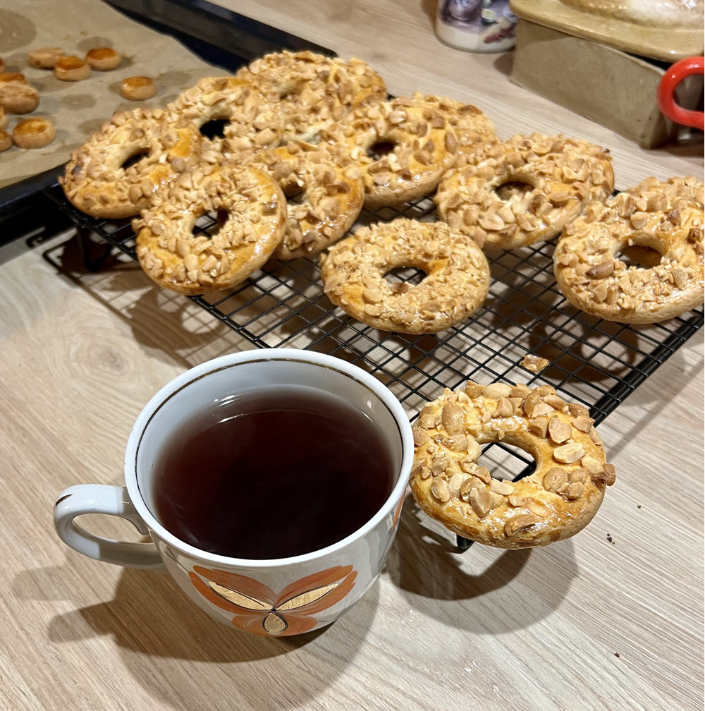 Sausainiai su žemės riešutais