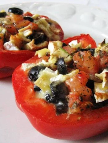 Paprika įdaryta pomidorais ir Brie sūriu - bulviukose.lt