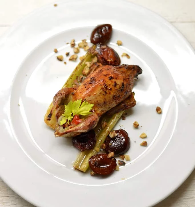 Putpelės įdarytos ožkos sūriu ir paprika - bulviukose.lt