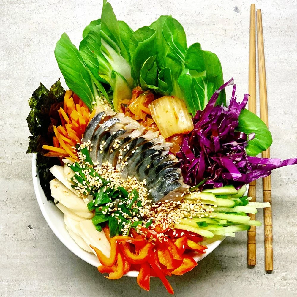 Sūdytos skumbrės ir kimči - kimchi bowls