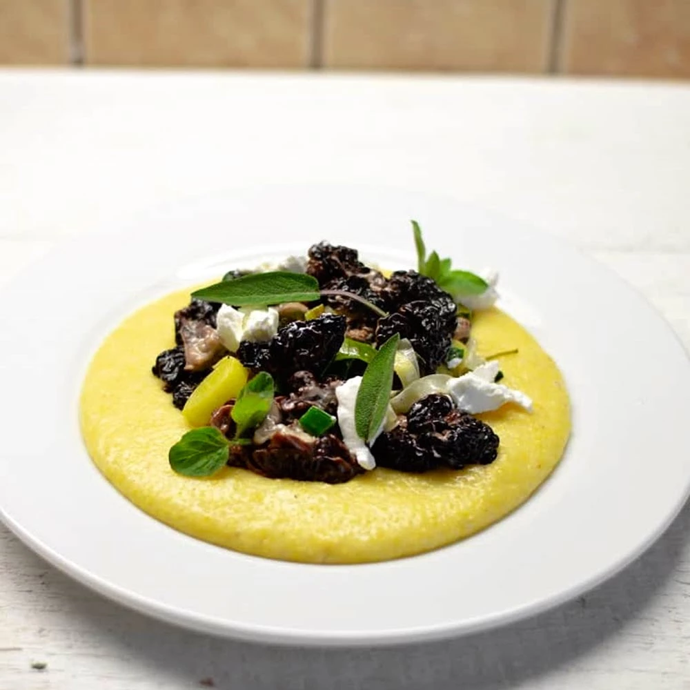 Bobausiai su ožkos sūriu ir polenta