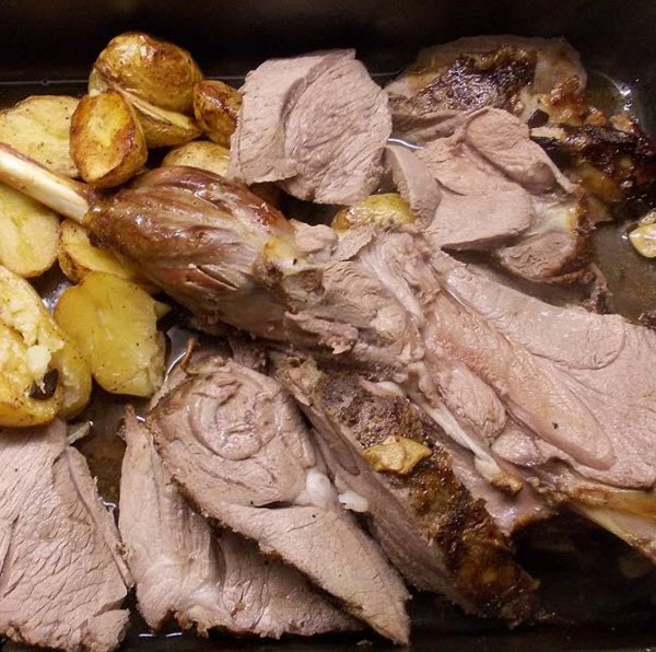 Skaniausias ėriuko kumpis, minkštas ir sultingas receptas