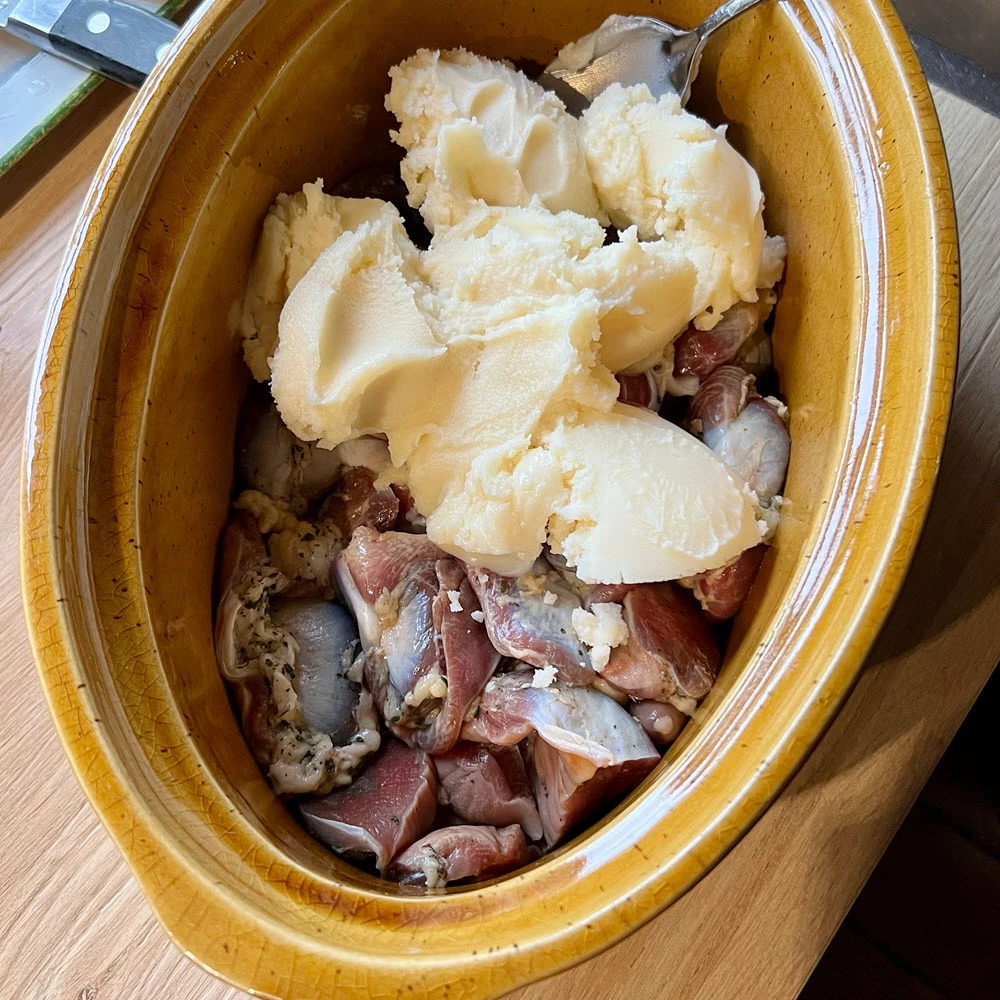 Paukštienos skrandukų confit