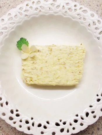 Semifreddo su migdolais ir karamele